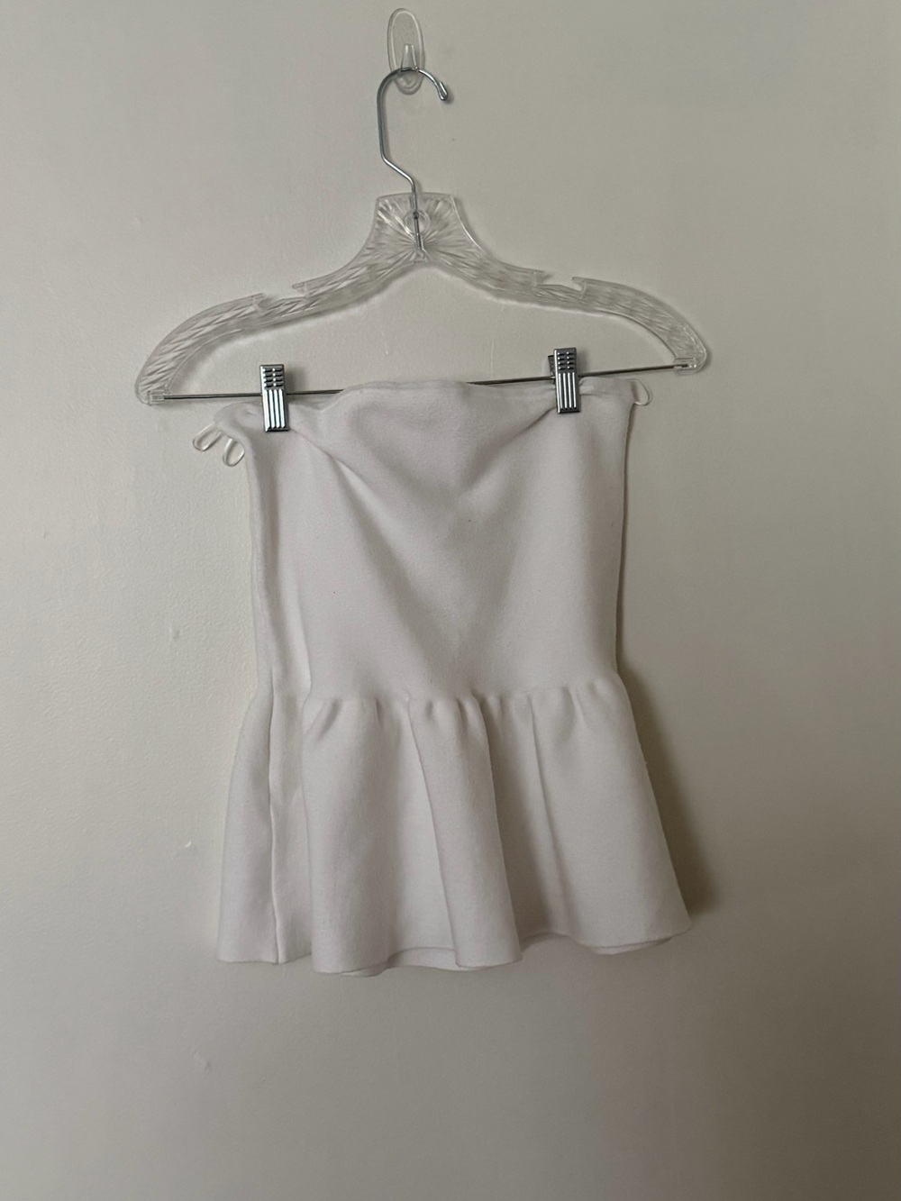 House of Harlow 1960 White Peplum Top - Picture 2 of 4